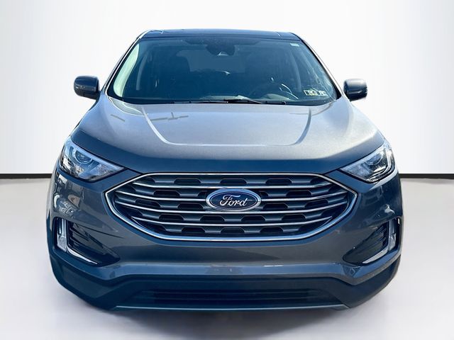 2022 Ford Edge SEL photo 2