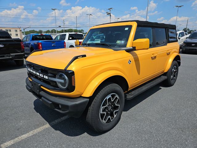 2021 Ford Bronco Outer Banks photo 2