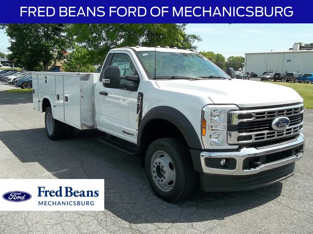 2024 Ford F-550 Super Duty Chassis Cab XL's photo