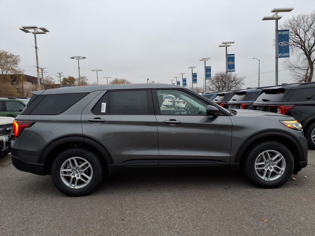 2026 Ford Explorer photo 2