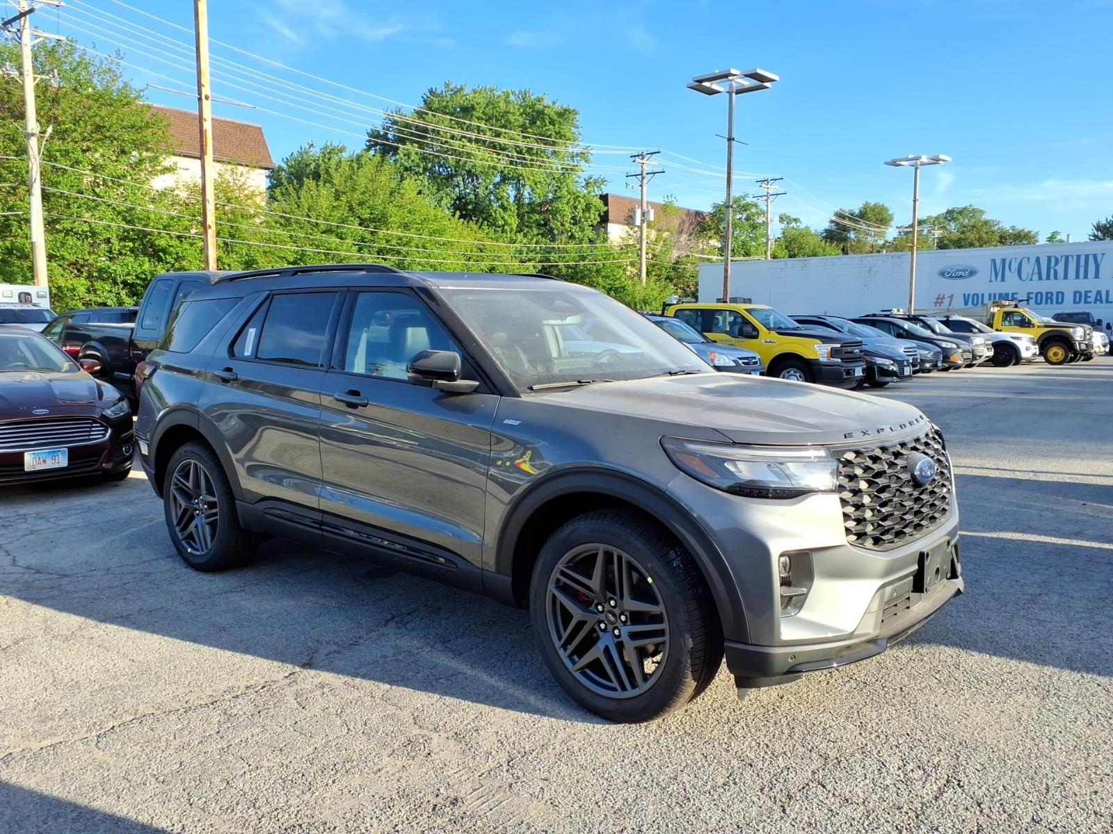 2026 Ford Explorer ST-LINE 4WD's photo