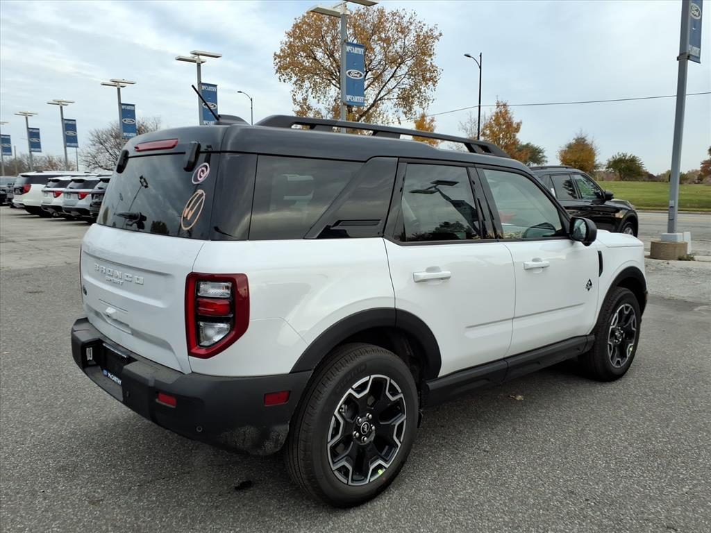 2025 Ford Bronco Sport Outer Banks photo 3