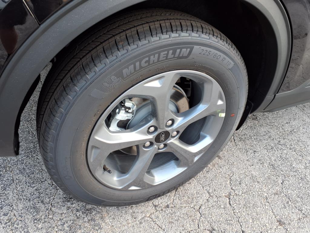 2025 Ford Escape ST-Line photo 3