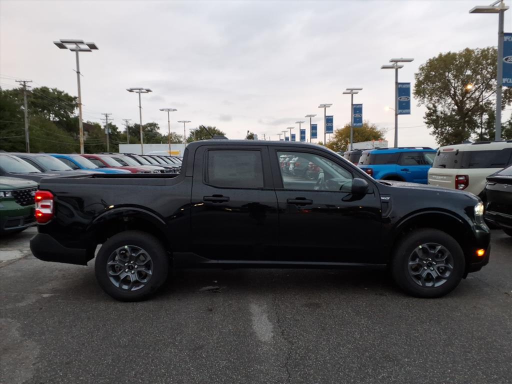 2025 Ford Maverick XLT photo 2