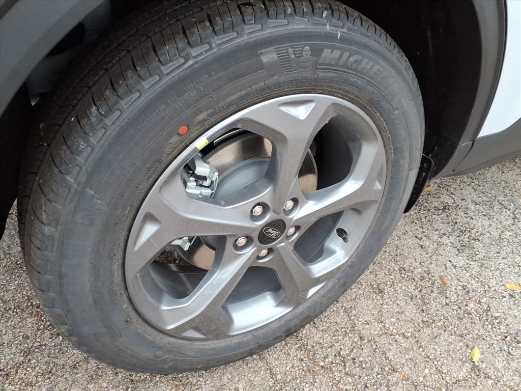 2026 Ford Escape ST-Line photo 2