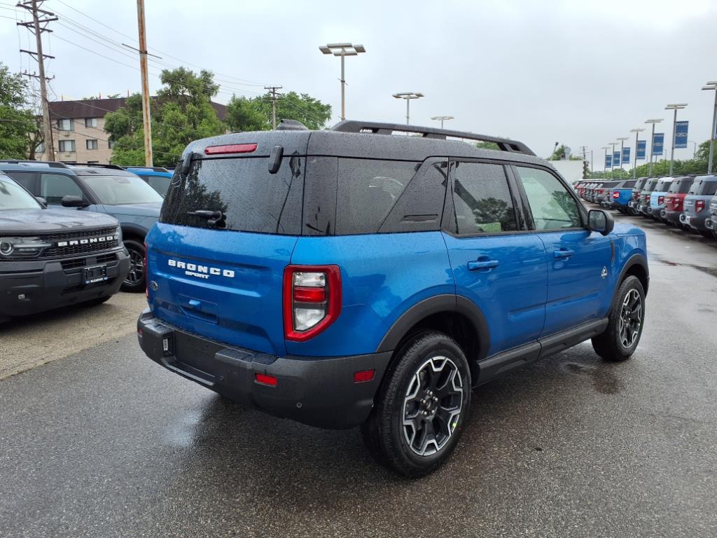 2025 Ford Bronco Sport Outer Banks photo 3