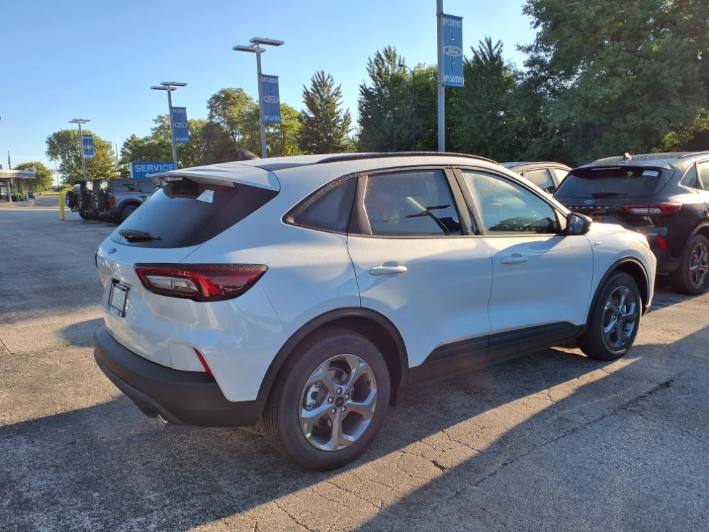 2025 Ford Escape ST-Line photo 3