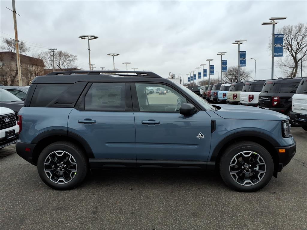 2025 Ford Bronco Sport Outer Banks photo 2