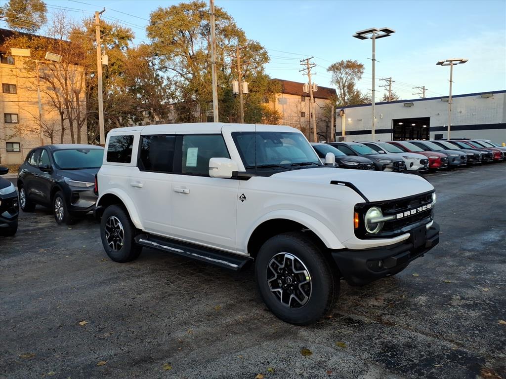 2025 Ford Bronco 4-Door Outer Banks's photo