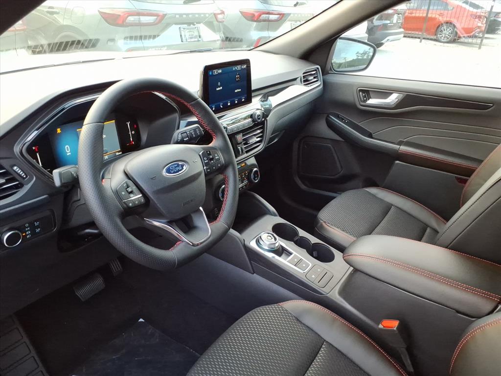 2025 Ford Escape ST-Line photo 3
