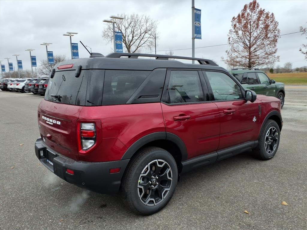 2025 Ford Bronco Sport Outer Banks photo 3