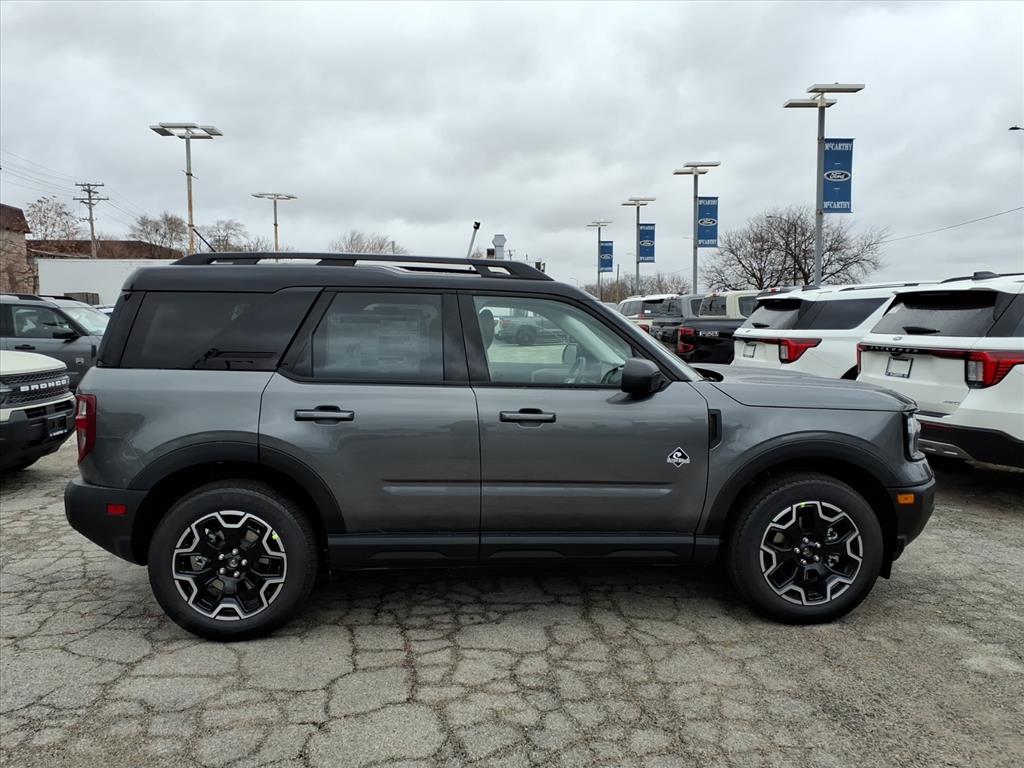2025 Ford Bronco Sport Outer Banks photo 2