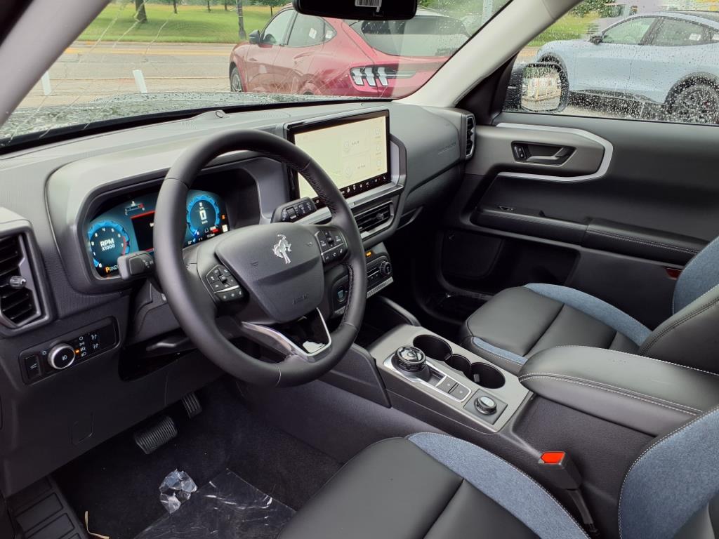 2025 Ford Bronco Sport Outer Banks photo 3