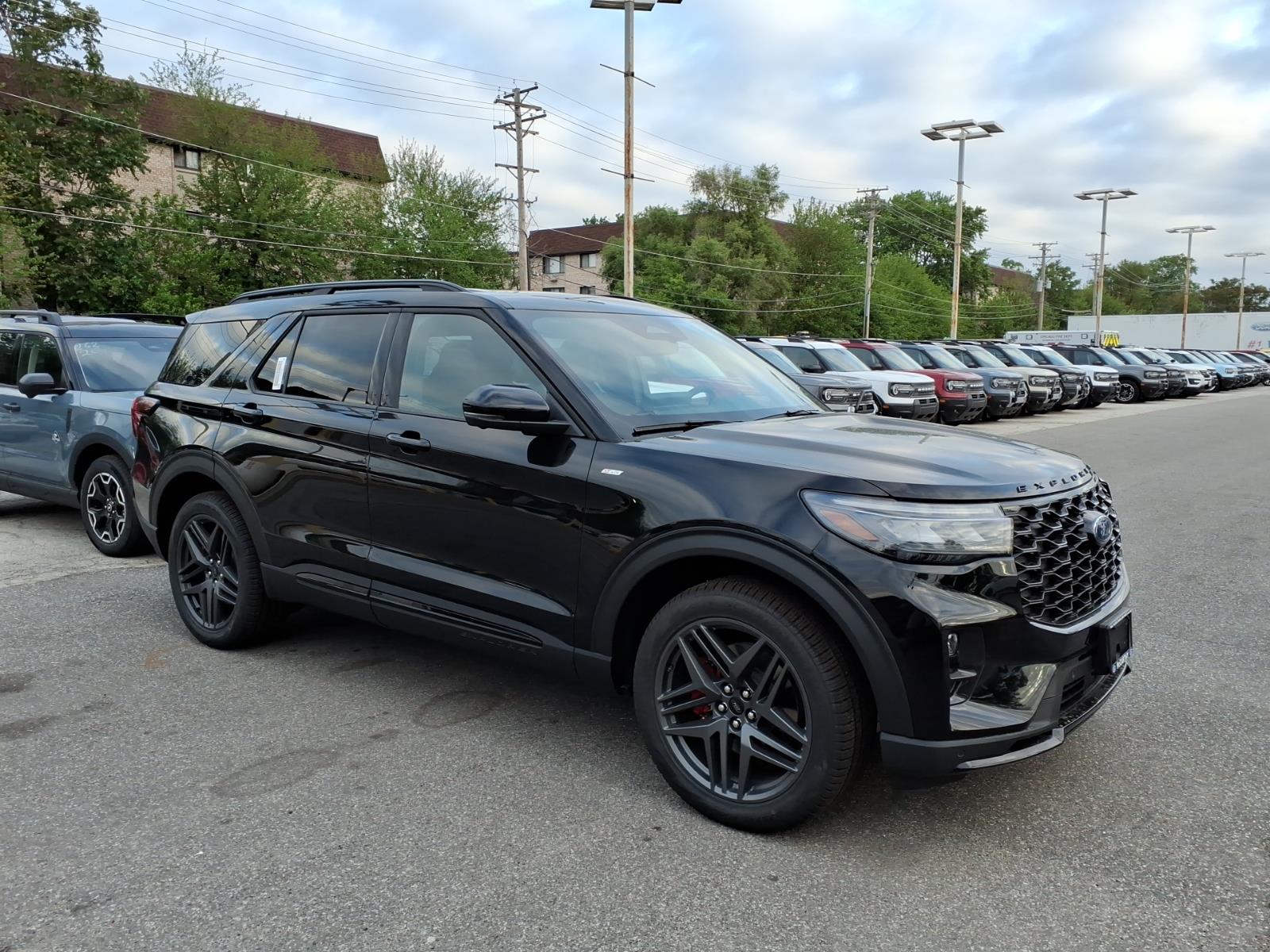 2026 Ford Explorer ST-LINE 4WD's photo
