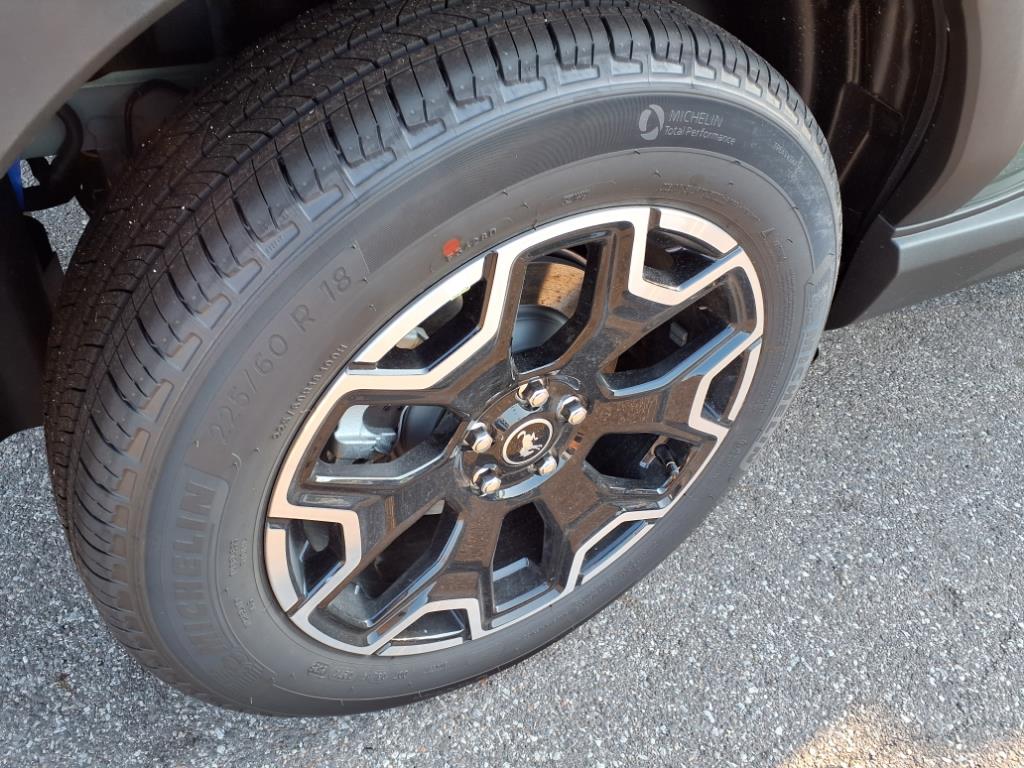 2025 Ford Bronco Sport Outer Banks photo 3