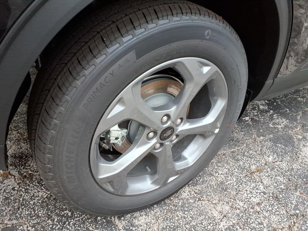 2025 Ford Escape ST-Line photo 3