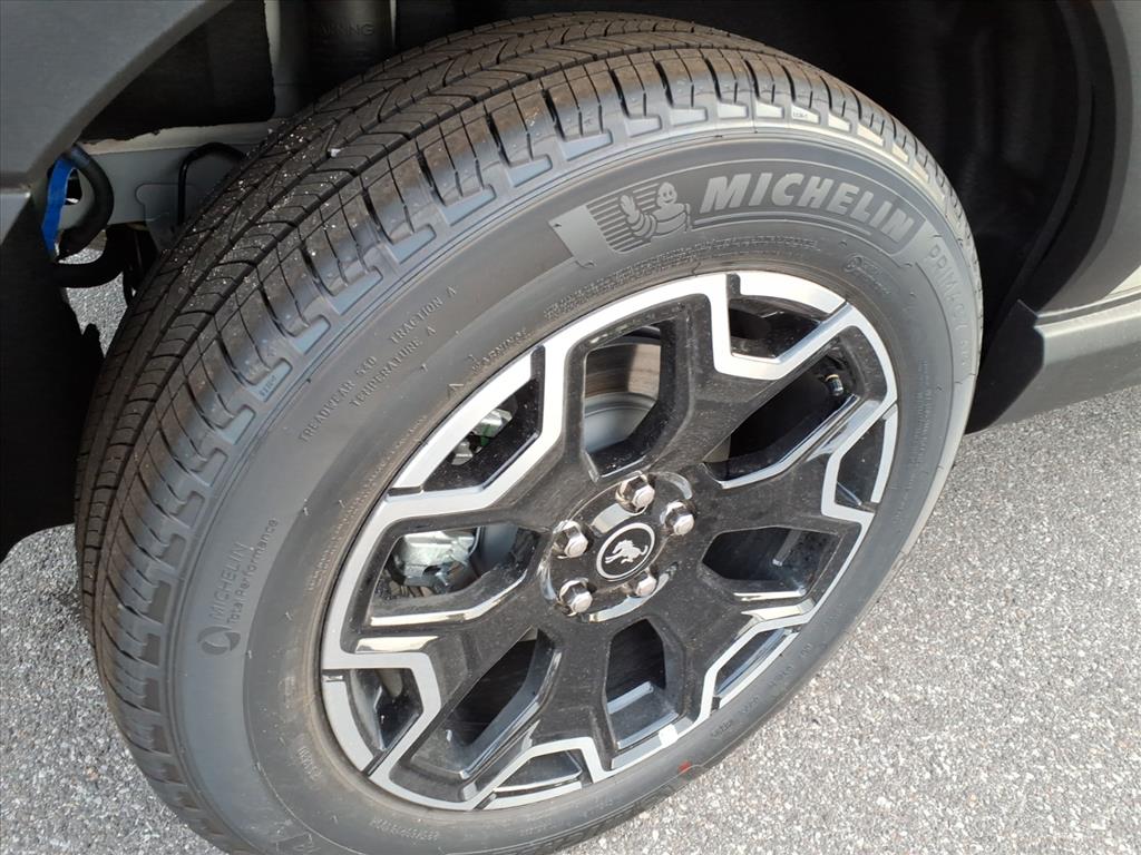 2025 Ford Bronco Sport Outer Banks photo 3