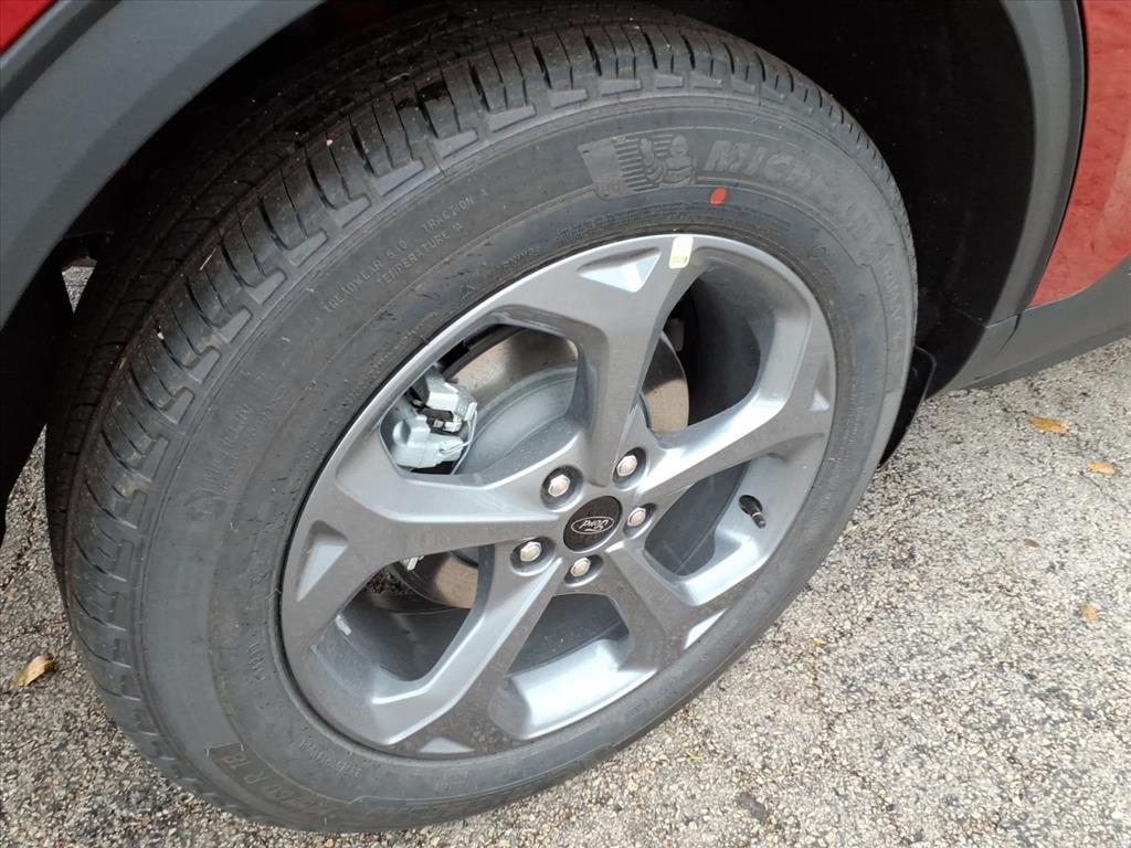 2026 Ford Escape ST-Line photo 4