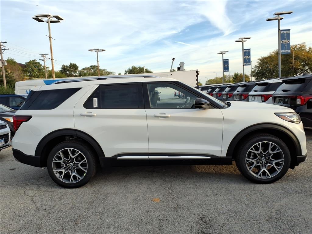 2025 Ford Explorer Platinum photo 2