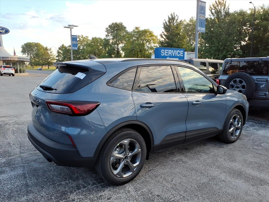 2025 Ford Escape ST-Line photo 3