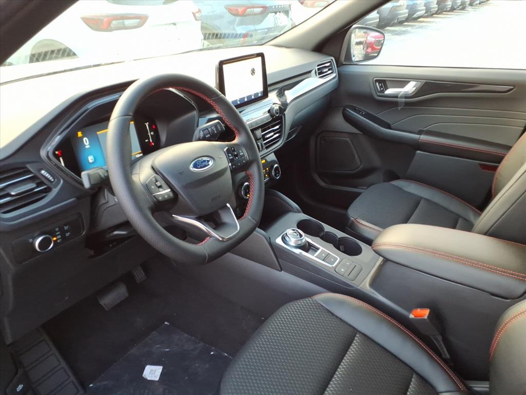 2025 Ford Escape ST-Line photo 4