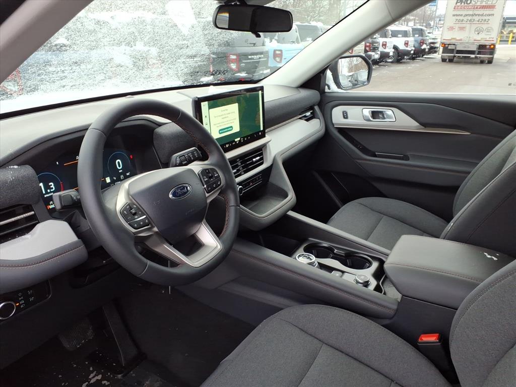 2026 Ford Explorer photo 4