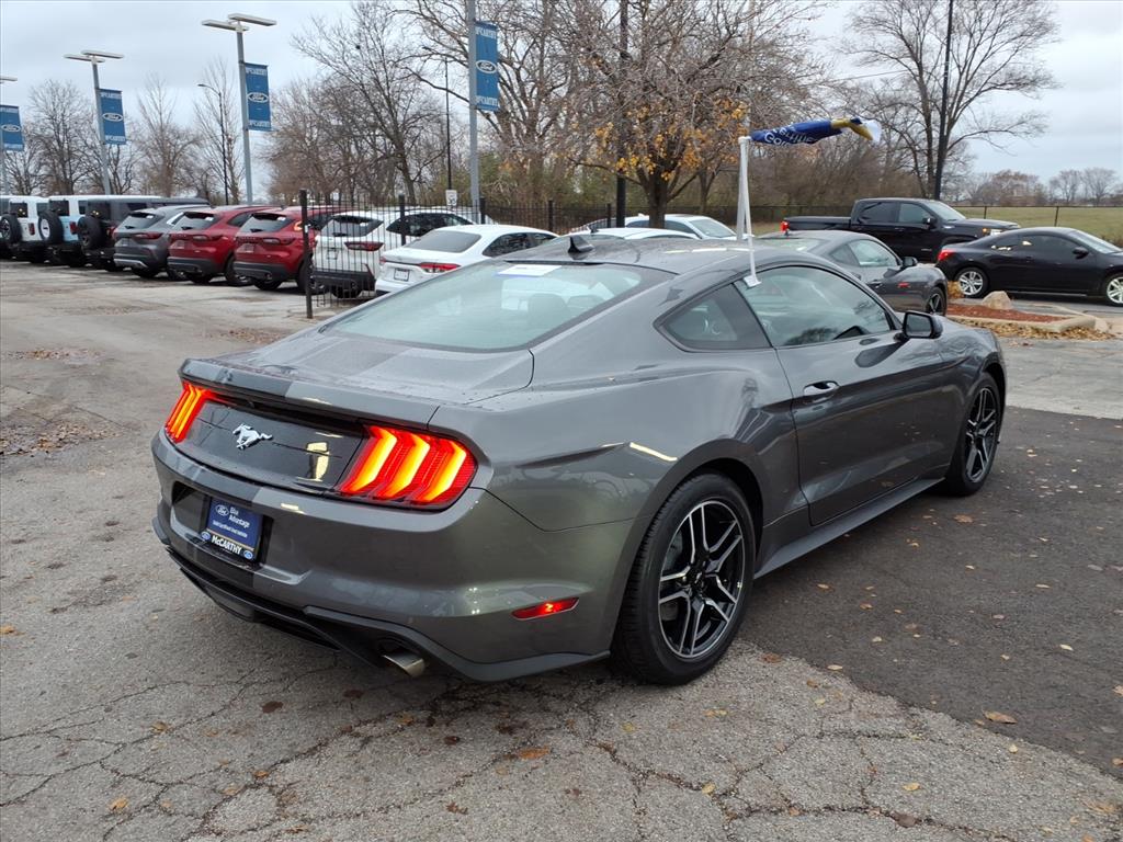 2021 Ford Mustang photo 3