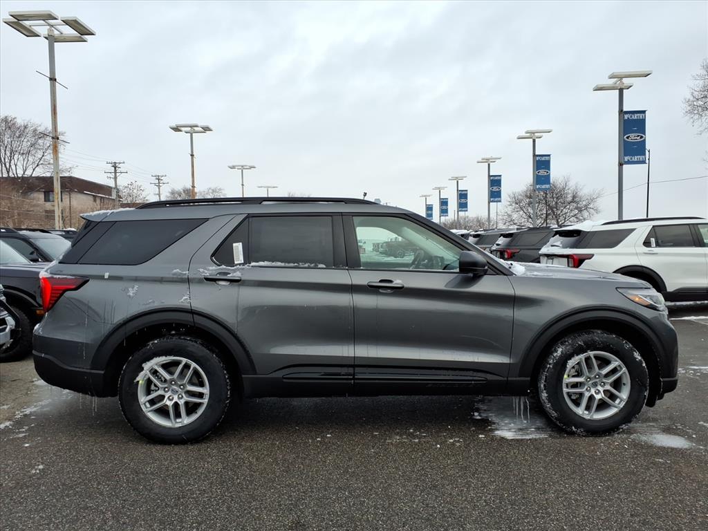 2026 Ford Explorer photo 2