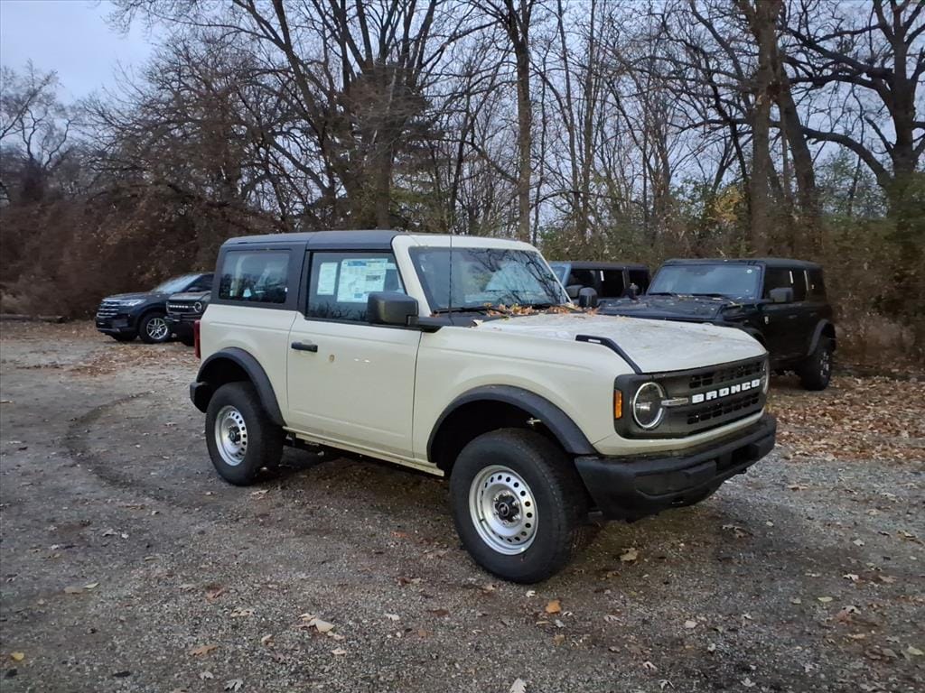 2025 Ford Bronco 2-Door Base's photo