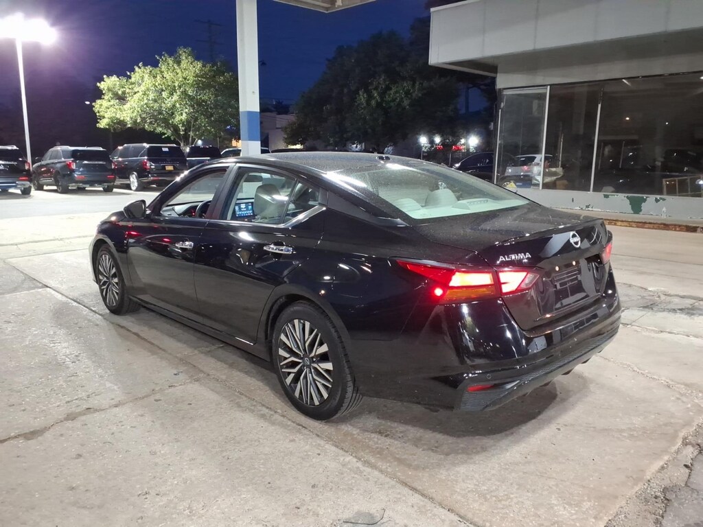 Used 2025 Nissan Altima SV Sedan
