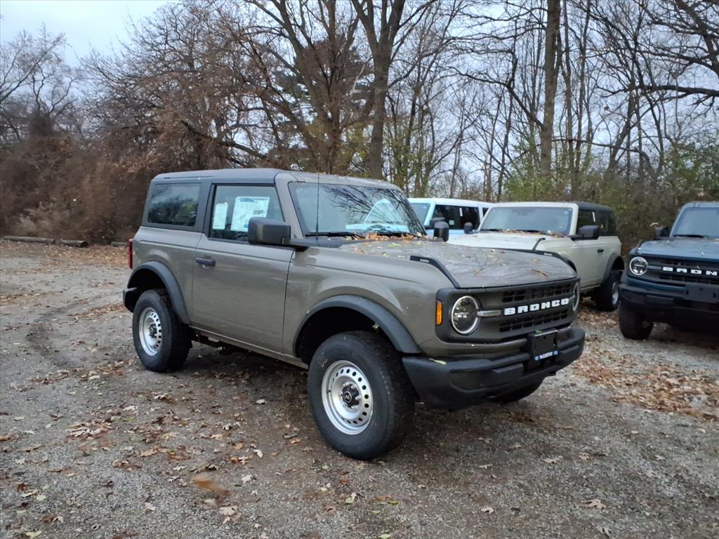 2025 Ford Bronco 2-Door Base's photo