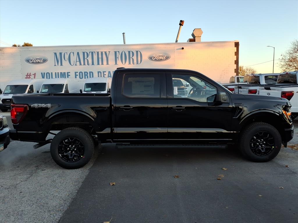 2025 Ford F-150 XLT photo 2