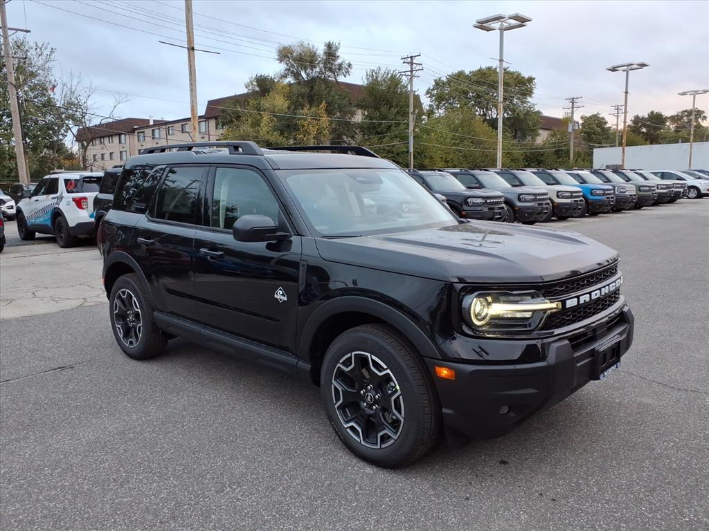 2025 Ford Bronco Sport Outer Banks's photo