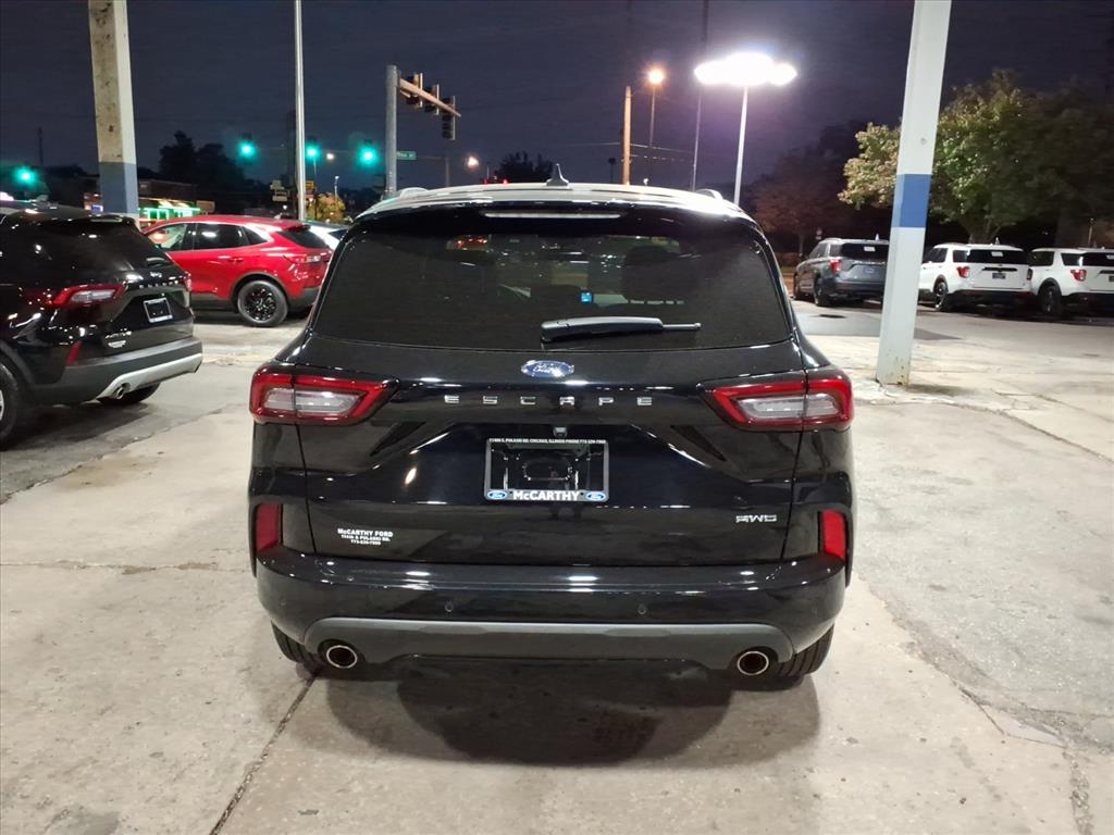 2023 Ford Escape ST-Line photo 4