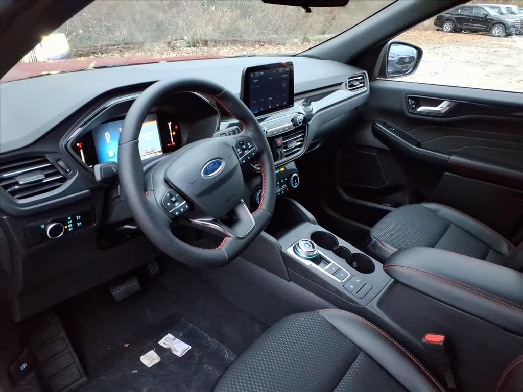 2026 Ford Escape ST-Line photo 4