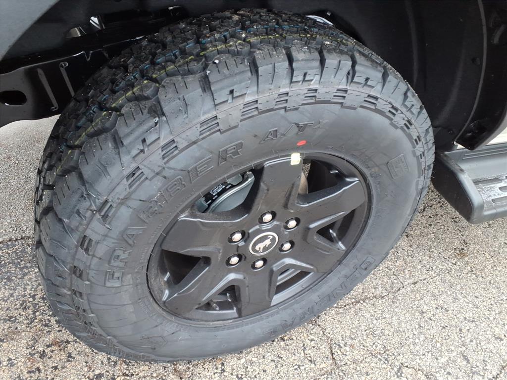 2025 Ford Bronco Outer Banks photo 4