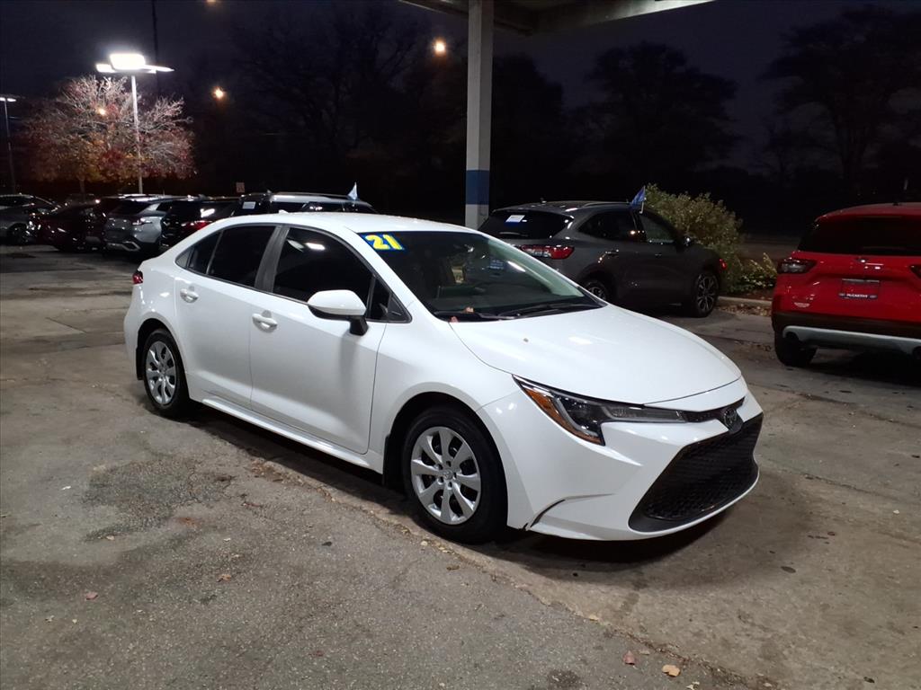 2021 Toyota Corolla LE's photo
