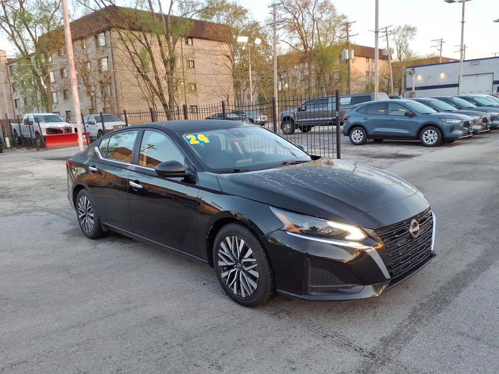 Used 2024 Nissan Altima 2.5 SV Sedan