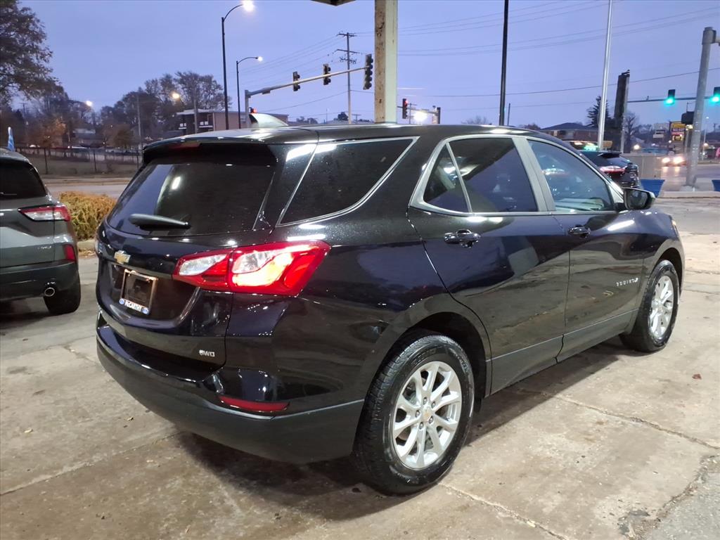 2020 Chevrolet Equinox LS photo 3