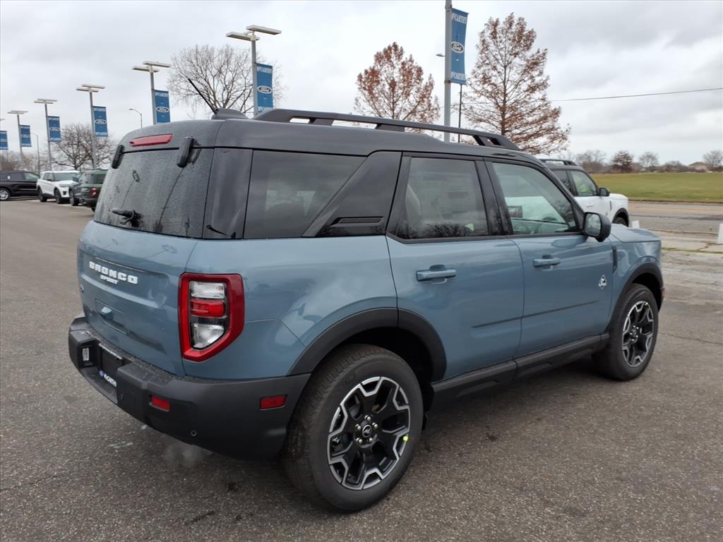 2025 Ford Bronco Sport Outer Banks photo 3