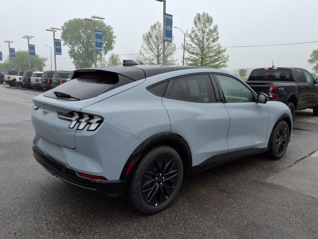 2025 Ford Mustang Mach-E Premium photo 3