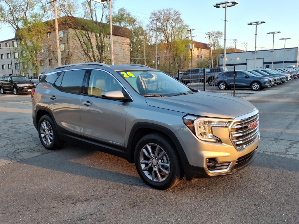 Used 2024 GMC Terrain SLT SUV