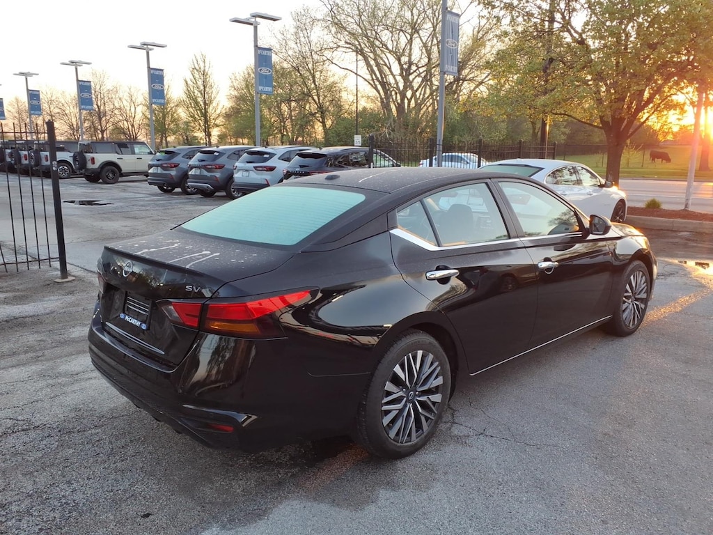 Used 2024 Nissan Altima 2.5 SV Sedan