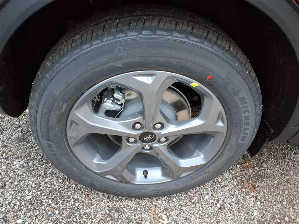 2026 Ford Escape ST-Line photo 3