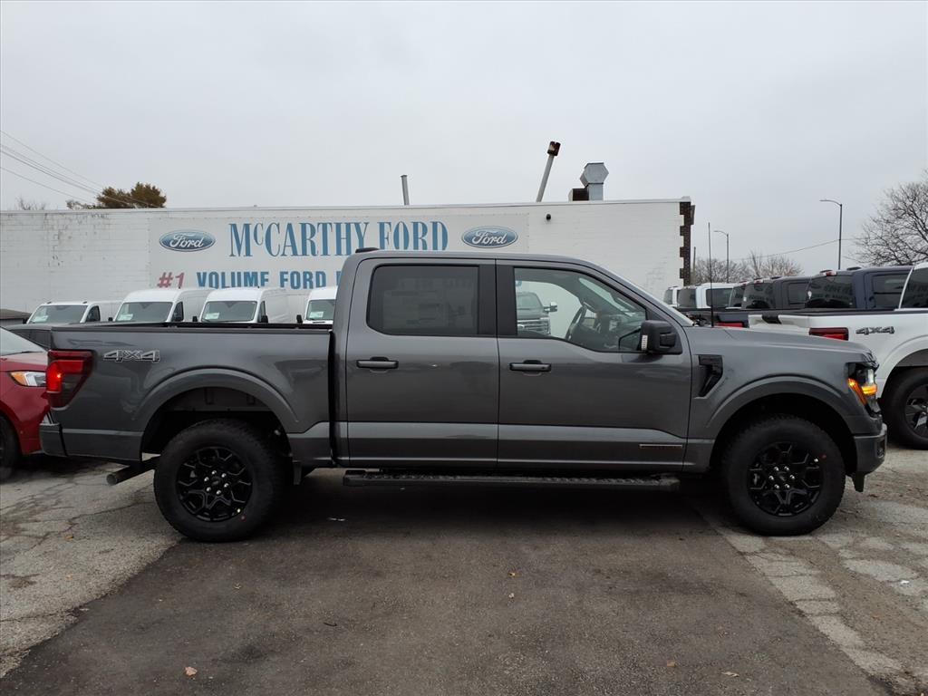 2025 Ford F-150 XLT photo 2