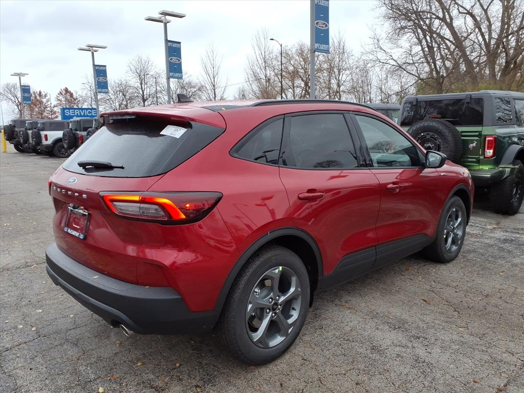 2026 Ford Escape ST-Line photo 3