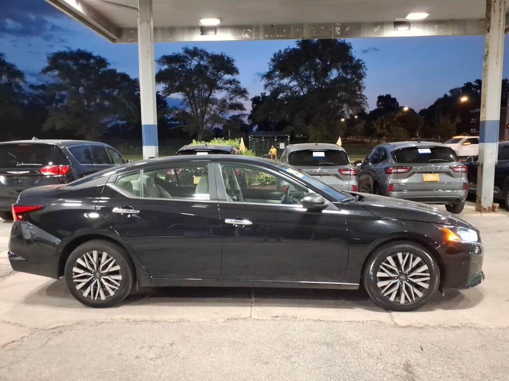 Used 2025 Nissan Altima SV Sedan