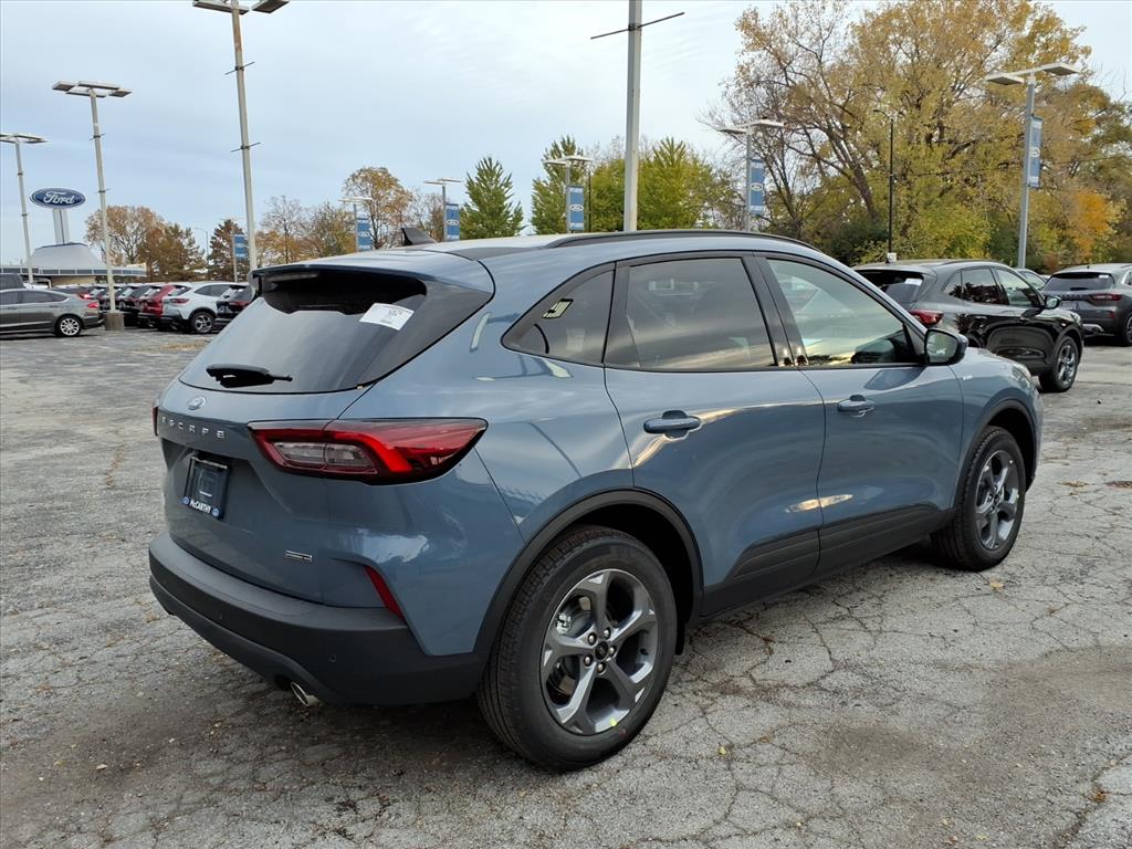 2026 Ford Escape ST-Line Select photo 2