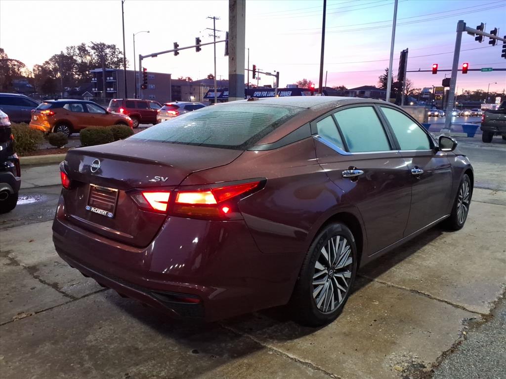 2024 Nissan Altima 2.5 SV photo 2