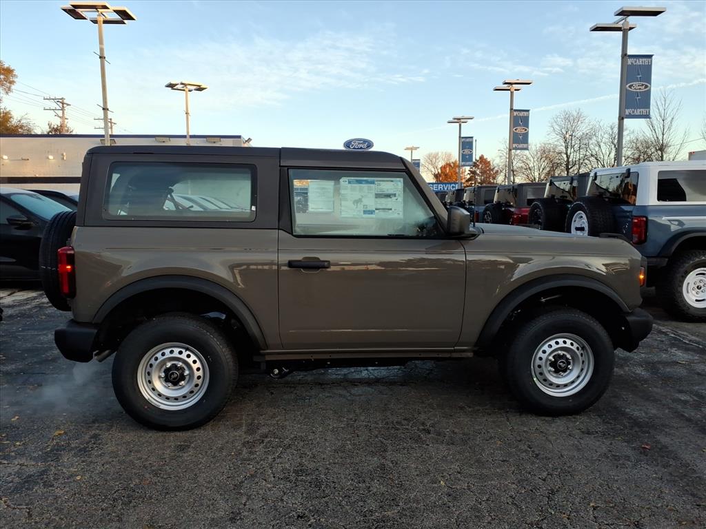 2025 Ford Bronco Base photo 2